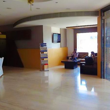Hotel Pl.A Rathna Residency à Tiruchirappalli Extérieur photo